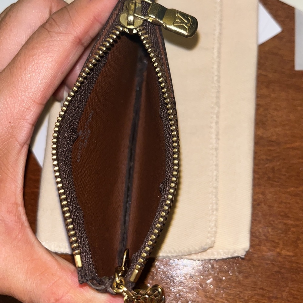 Louis Vuitton Key Pouch - Picture 6 of 7